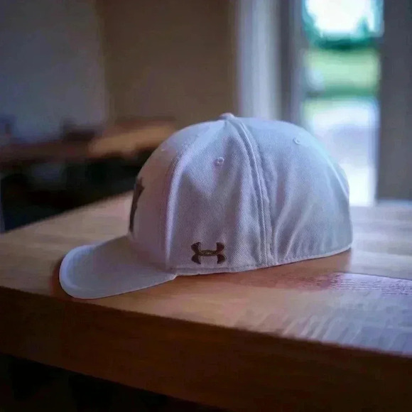 Under Armour Sports Book Men’s Size CL New Baseball Cap With Embroidery. - Picture 5 of 6